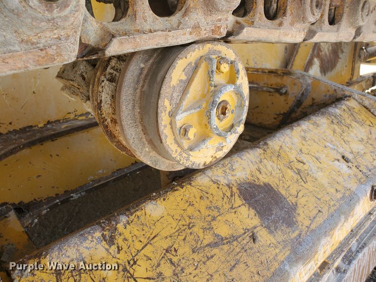 image for item GM9269 2006 John Deere 650J XLT  dozer