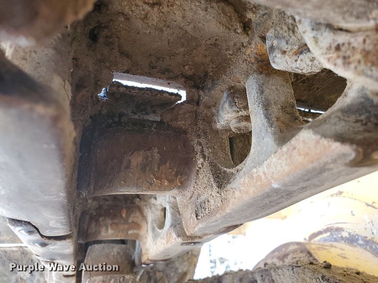 image for item GM9269 2006 John Deere 650J XLT  dozer