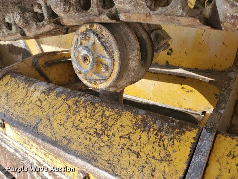 image for item GM9269 2006 John Deere 650J XLT  dozer