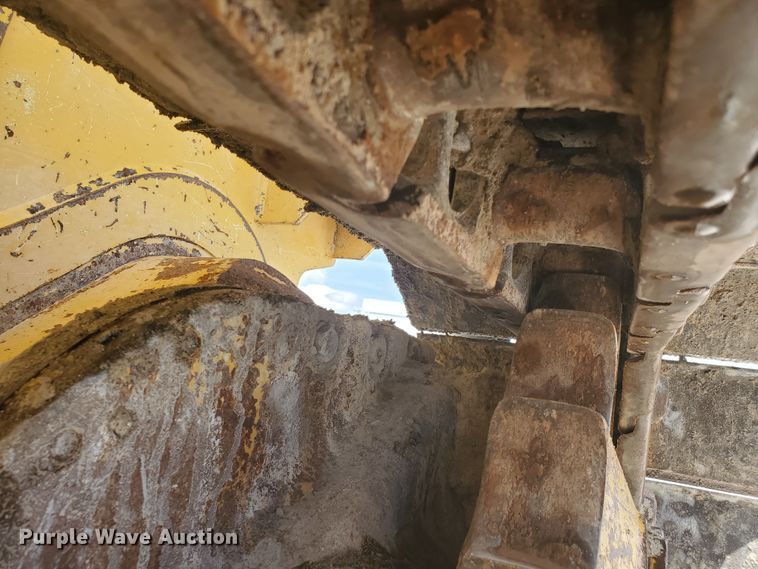 image for item GM9269 2006 John Deere 650J XLT  dozer