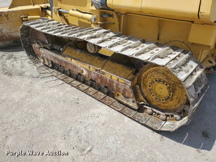 image for item GM9269 2006 John Deere 650J XLT  dozer