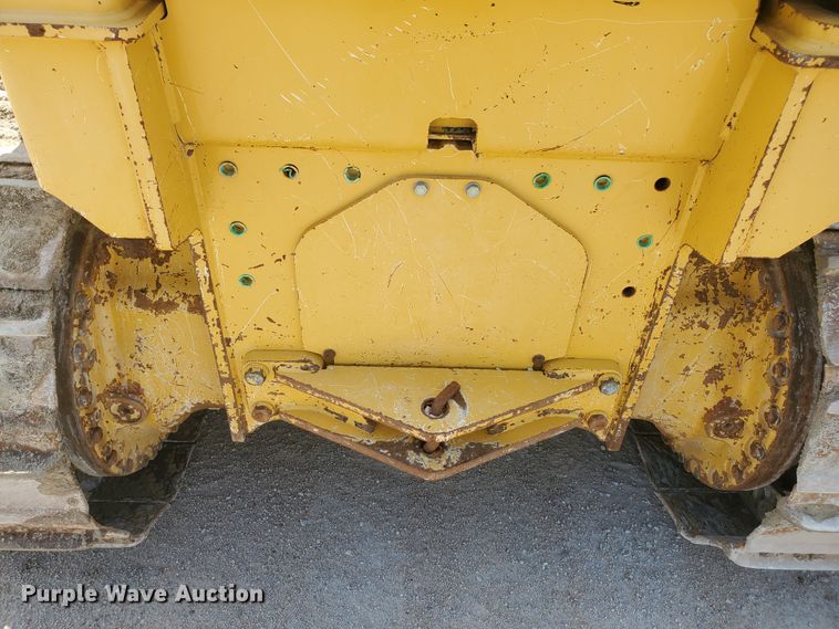 image for item GM9269 2006 John Deere 650J XLT  dozer