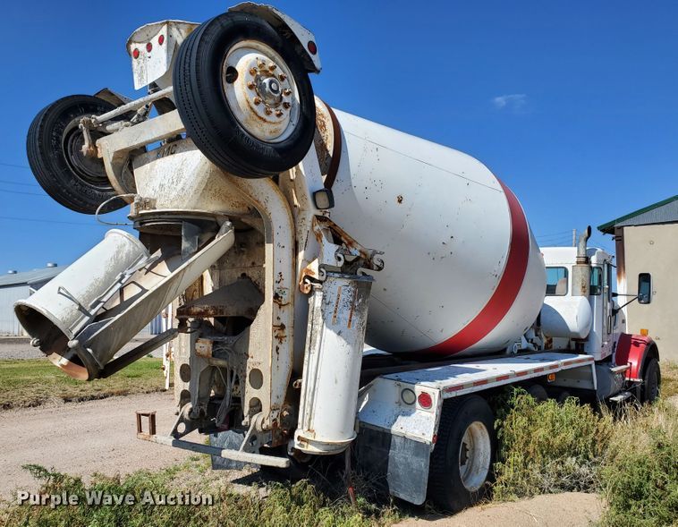 image for item GM9289 2001 Kenworth T800  ready mix truck