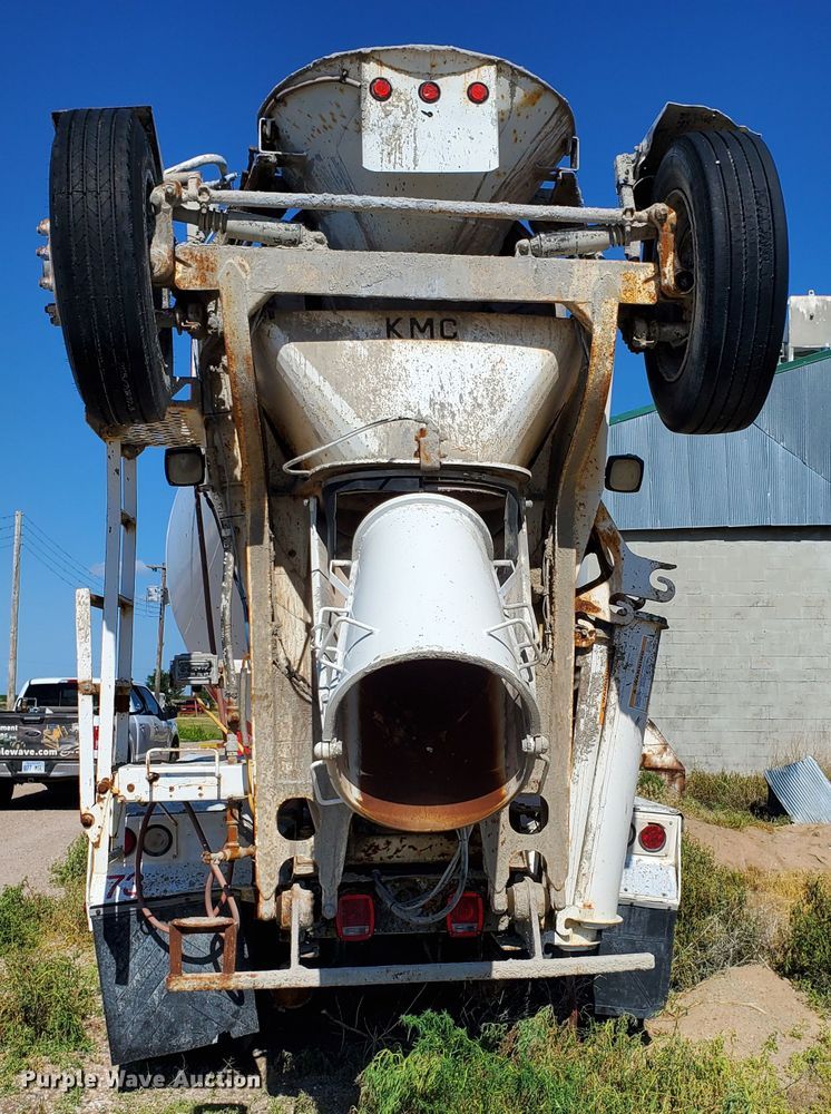 image for item GM9289 2001 Kenworth T800  ready mix truck