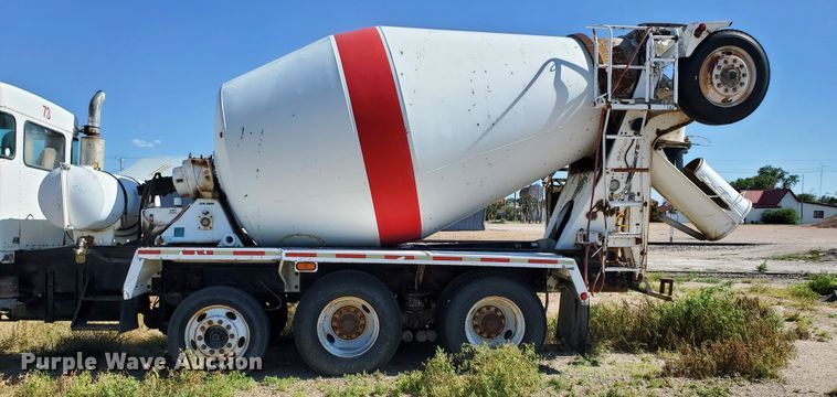 image for item GM9289 2001 Kenworth T800  ready mix truck