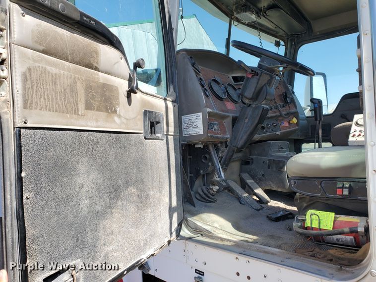 image for item GM9289 2001 Kenworth T800  ready mix truck