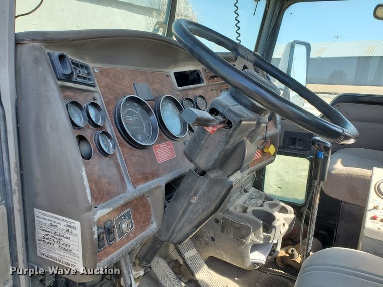image for item GM9289 2001 Kenworth T800  ready mix truck