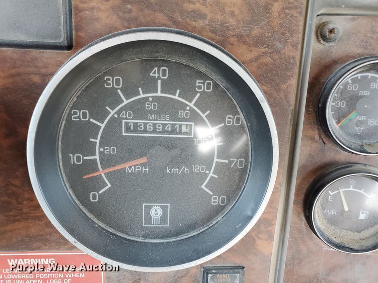 image for item GM9289 2001 Kenworth T800  ready mix truck