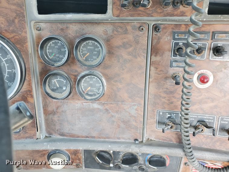 image for item GM9289 2001 Kenworth T800  ready mix truck