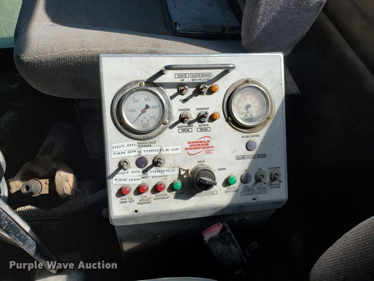 image for item GM9289 2001 Kenworth T800  ready mix truck