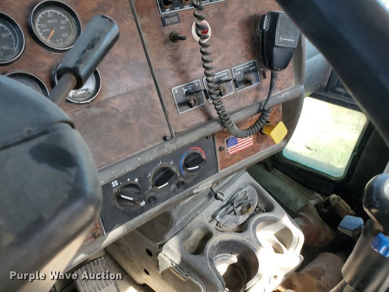 image for item GM9289 2001 Kenworth T800  ready mix truck