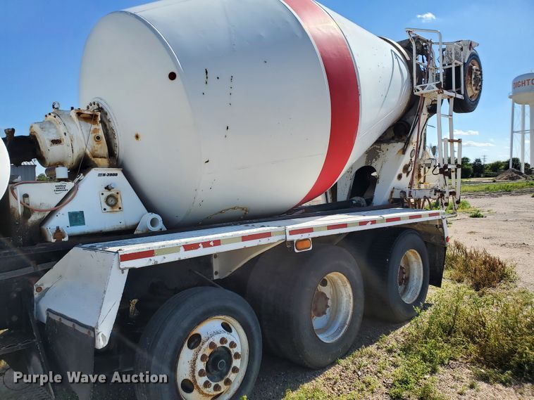 image for item GM9289 2001 Kenworth T800  ready mix truck