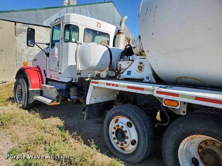 image for item GM9289 2001 Kenworth T800  ready mix truck