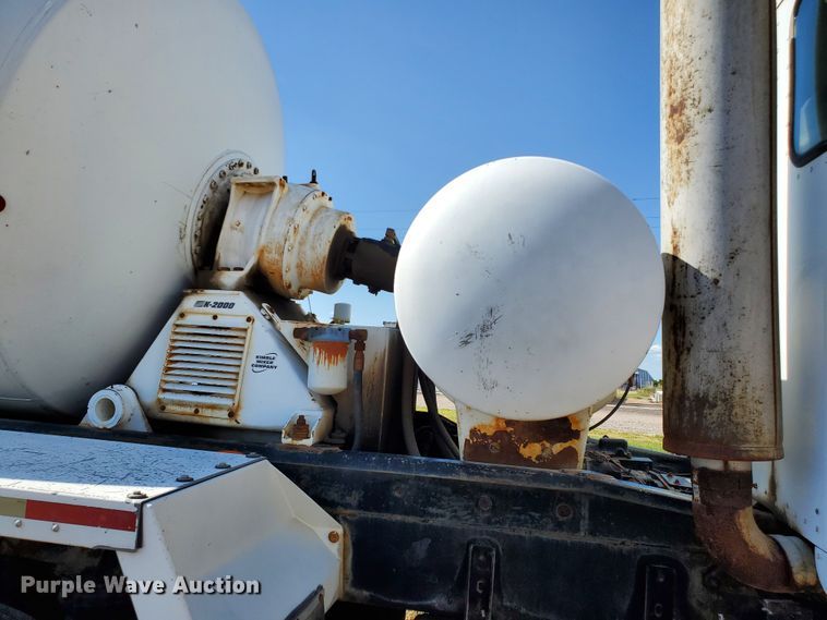 image for item GM9289 2001 Kenworth T800  ready mix truck