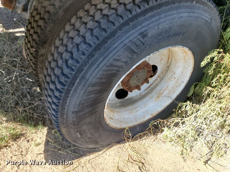 image for item GM9289 2001 Kenworth T800  ready mix truck