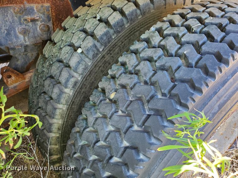 image for item GM9289 2001 Kenworth T800  ready mix truck