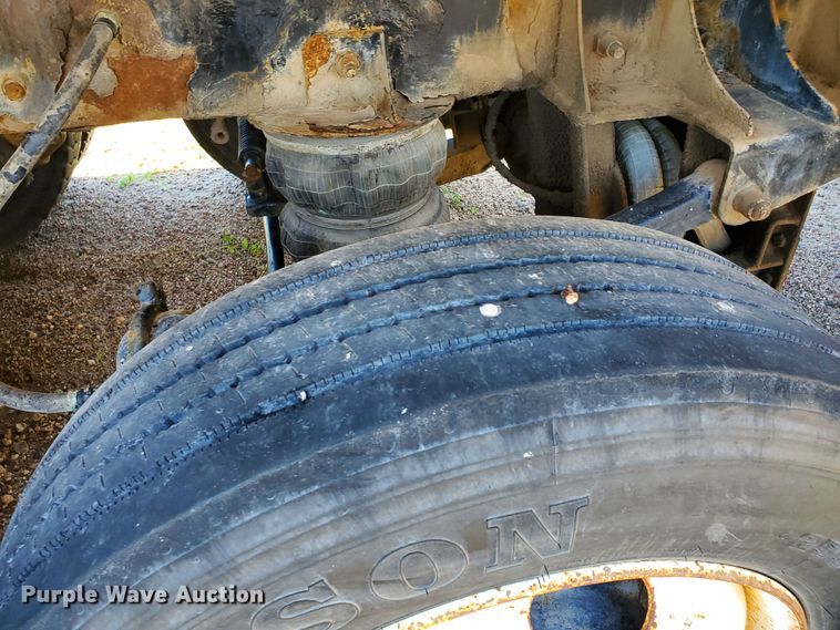 image for item GM9289 2001 Kenworth T800  ready mix truck