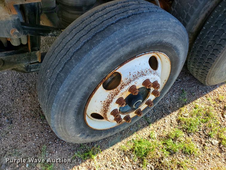 image for item GM9289 2001 Kenworth T800  ready mix truck