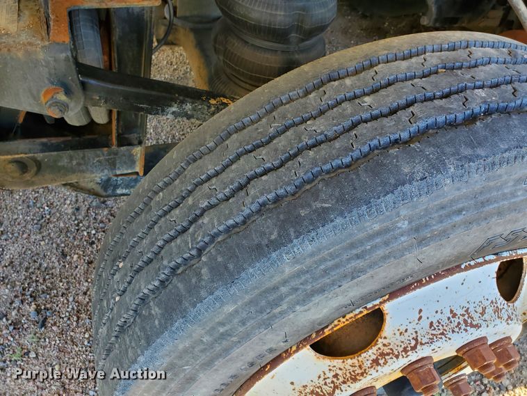 image for item GM9289 2001 Kenworth T800  ready mix truck