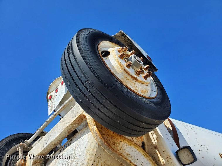 image for item GM9289 2001 Kenworth T800  ready mix truck