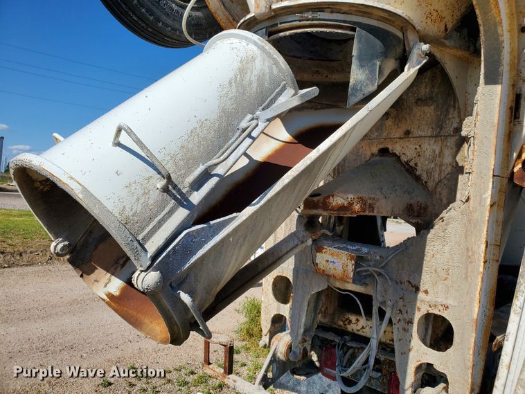 image for item GM9289 2001 Kenworth T800  ready mix truck