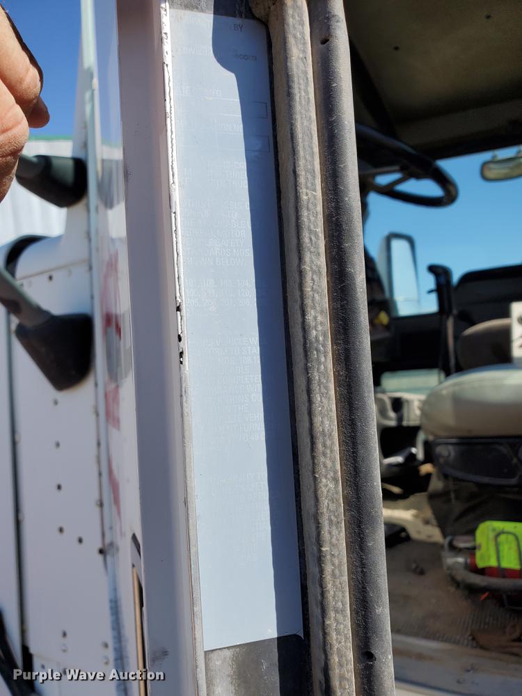 image for item GM9289 2001 Kenworth T800  ready mix truck