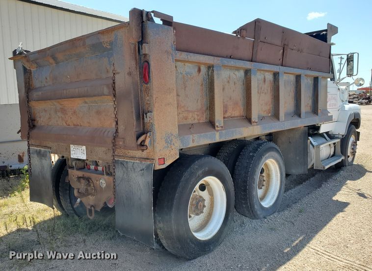 image for item GM9291 1988 Ford L9000 AeroMax  dump truck