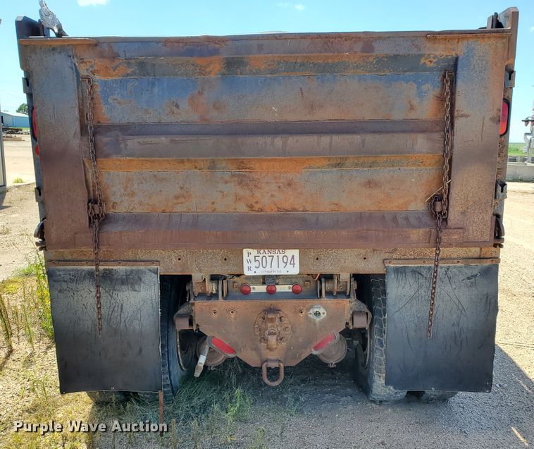 image for item GM9291 1988 Ford L9000 AeroMax  dump truck