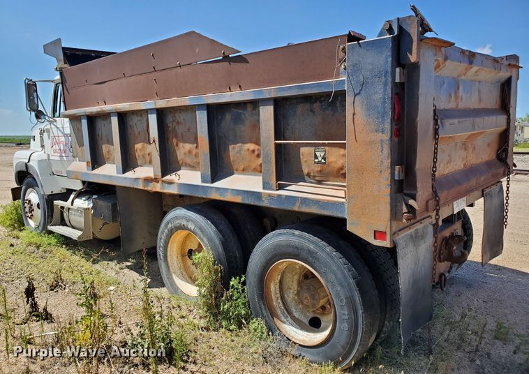image for item GM9291 1988 Ford L9000 AeroMax  dump truck