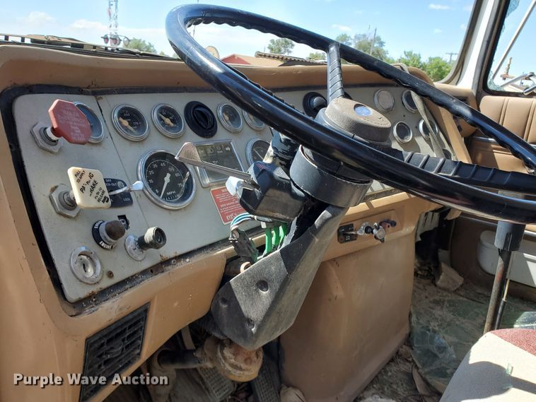 image for item GM9291 1988 Ford L9000 AeroMax  dump truck