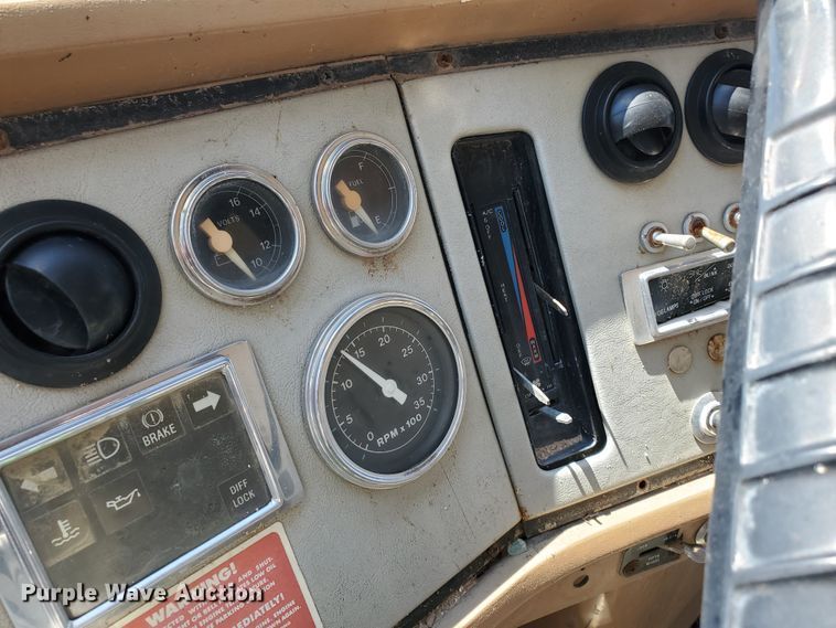 image for item GM9291 1988 Ford L9000 AeroMax  dump truck