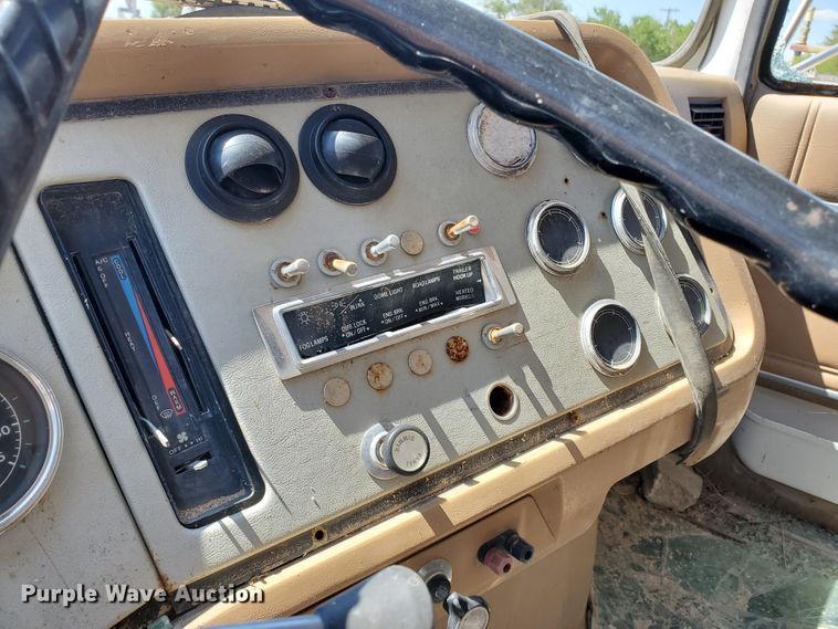 image for item GM9291 1988 Ford L9000 AeroMax  dump truck