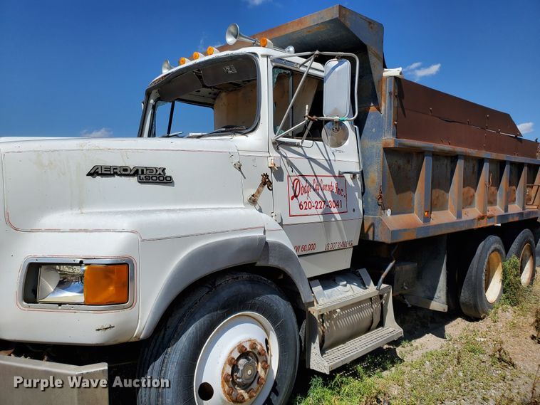 image for item GM9291 1988 Ford L9000 AeroMax  dump truck