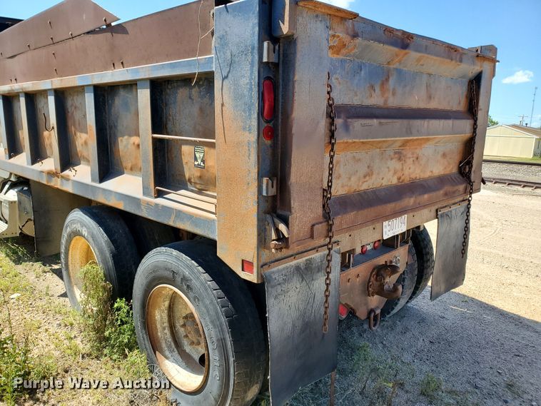 image for item GM9291 1988 Ford L9000 AeroMax  dump truck