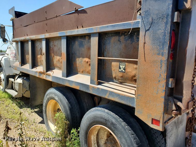 image for item GM9291 1988 Ford L9000 AeroMax  dump truck