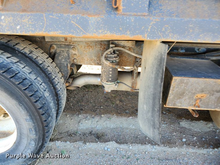 image for item GM9291 1988 Ford L9000 AeroMax  dump truck