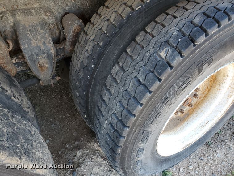 image for item GM9291 1988 Ford L9000 AeroMax  dump truck