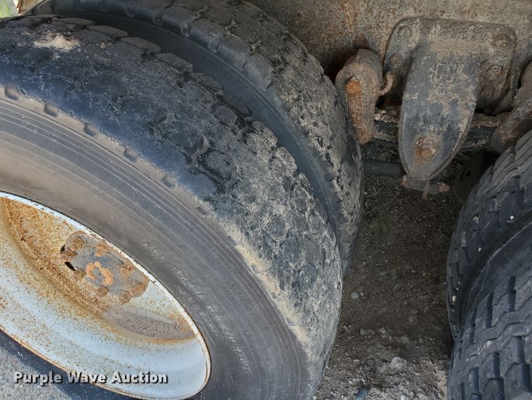 image for item GM9291 1988 Ford L9000 AeroMax  dump truck