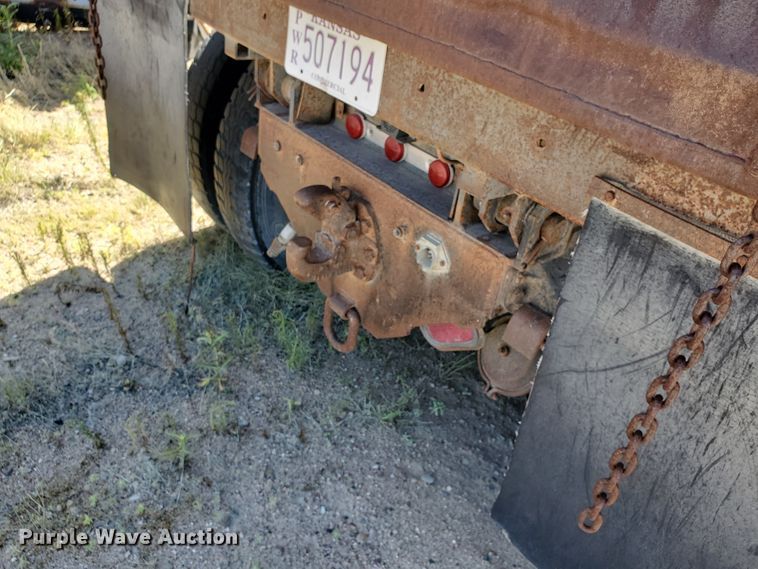 image for item GM9291 1988 Ford L9000 AeroMax  dump truck