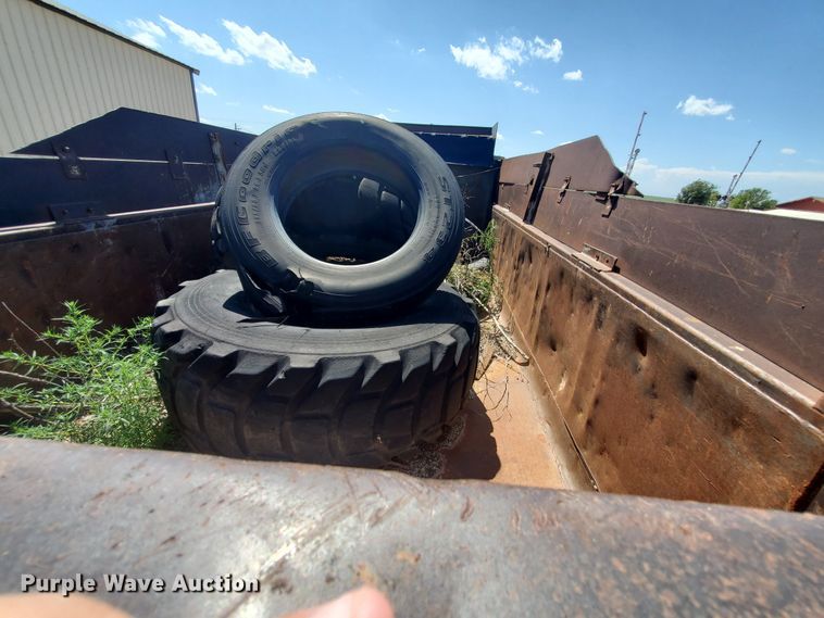 image for item GM9291 1988 Ford L9000 AeroMax  dump truck