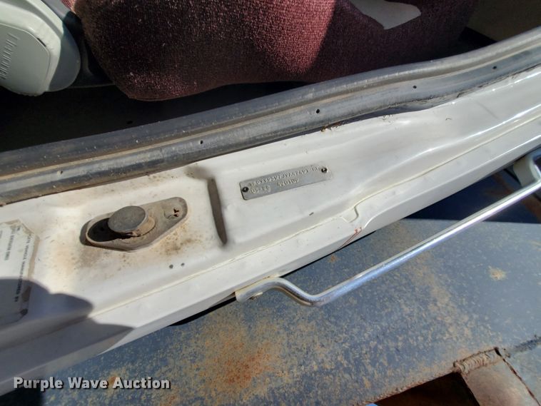 image for item GM9291 1988 Ford L9000 AeroMax  dump truck