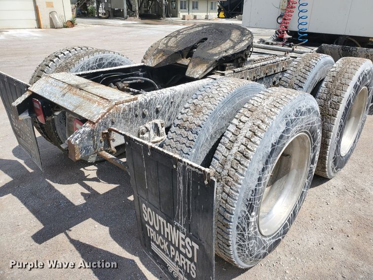 image for item GM9292 1989 Ford LTL9000  semi truck