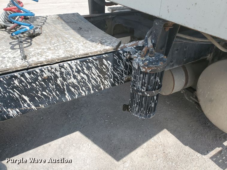 image for item GM9292 1989 Ford LTL9000  semi truck