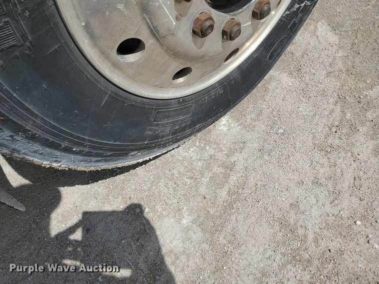 image for item GM9292 1989 Ford LTL9000  semi truck