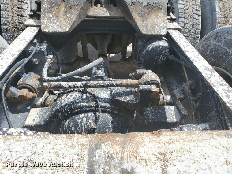 image for item GM9292 1989 Ford LTL9000  semi truck