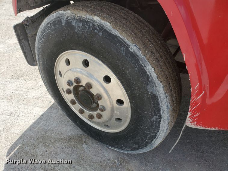 image for item GM9292 1989 Ford LTL9000  semi truck