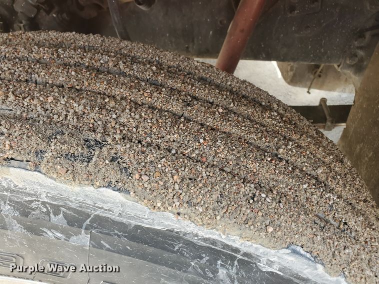 image for item GM9292 1989 Ford LTL9000  semi truck