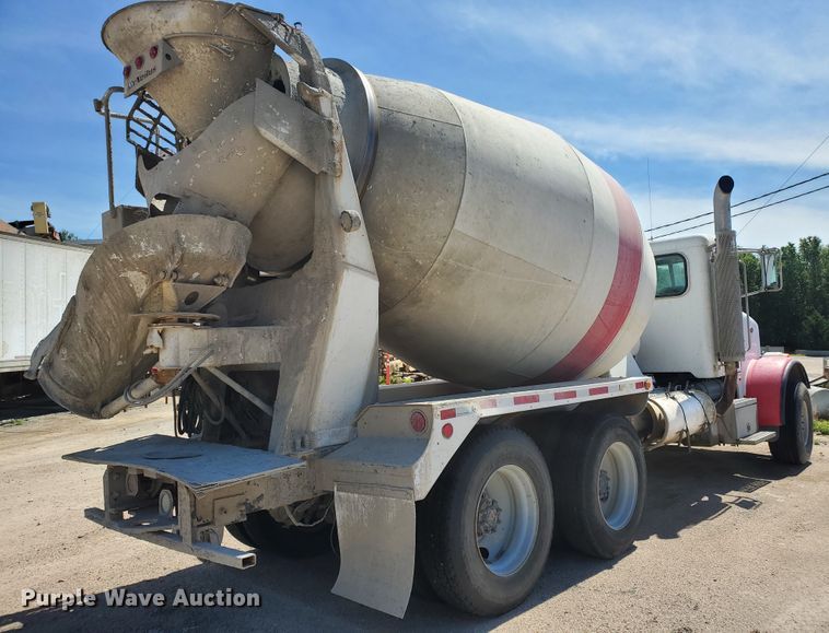 image for item GM9294 2008 Peterbilt 365  ready mix truck