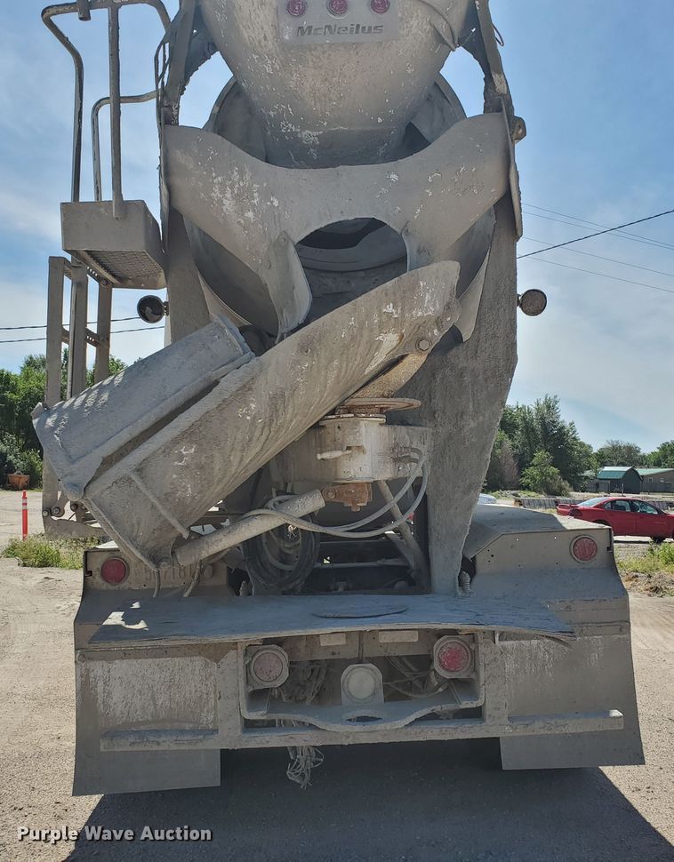 image for item GM9294 2008 Peterbilt 365  ready mix truck