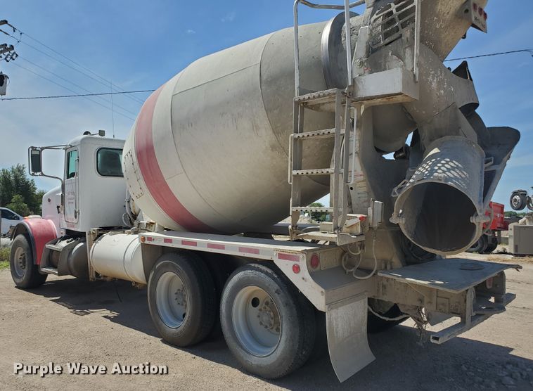 image for item GM9294 2008 Peterbilt 365  ready mix truck